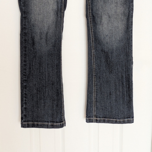 Suko Women's (Size 8P) Blue Partially Distressed Boot Cut Elastic Waist Jeans - Picture 2 of 12